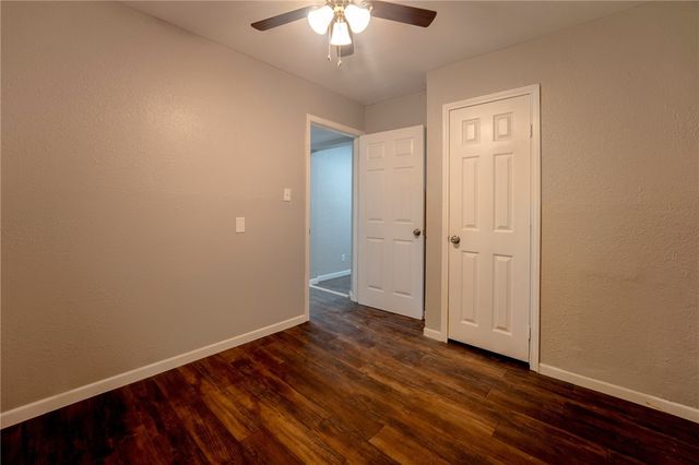 1424 Annapolis Dr, Corpus Christi, TX 78415