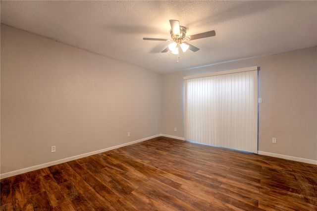 1424 Annapolis Dr, Corpus Christi, TX 78415