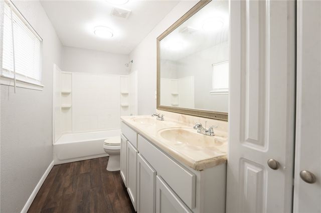 1424 Annapolis Dr, Corpus Christi, TX 78415