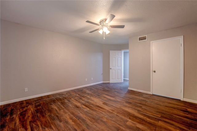 1424 Annapolis Dr, Corpus Christi, TX 78415