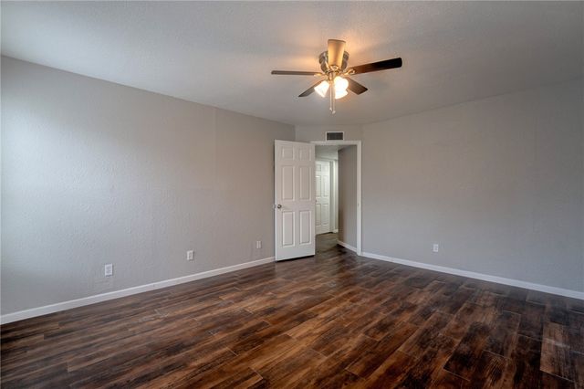 1424 Annapolis Dr, Corpus Christi, TX 78415