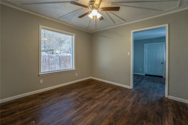 1424 Annapolis Dr, Corpus Christi, TX 78415