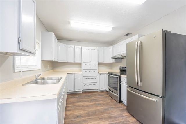 1424 Annapolis Dr, Corpus Christi, TX 78415