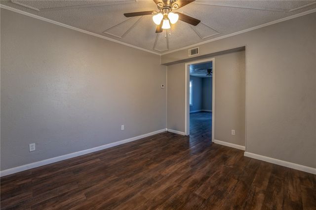 1424 Annapolis Dr, Corpus Christi, TX 78415