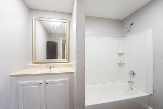 1424 Annapolis Dr, Corpus Christi, TX 78415