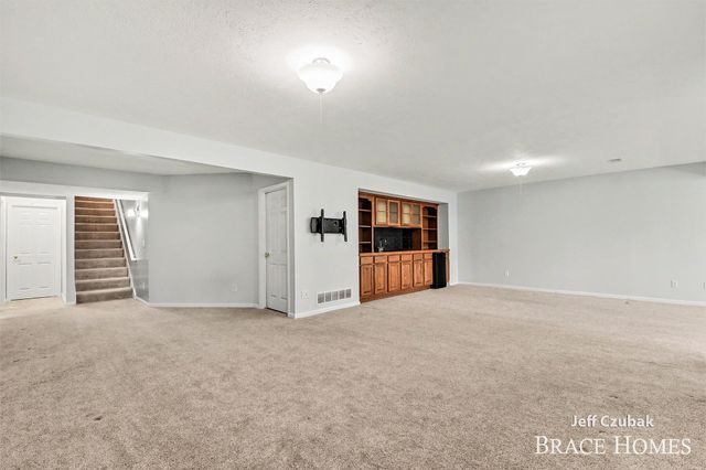 3573 Mill Point Drive Se, City Of Kentwood, MI 49512
