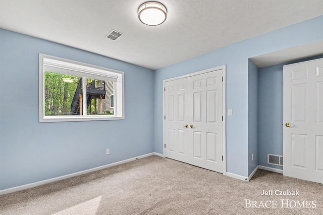 3573 Mill Point Drive Se, City Of Kentwood, MI 49512