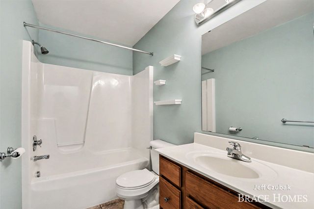 3573 Mill Point Drive Se, City Of Kentwood, MI 49512