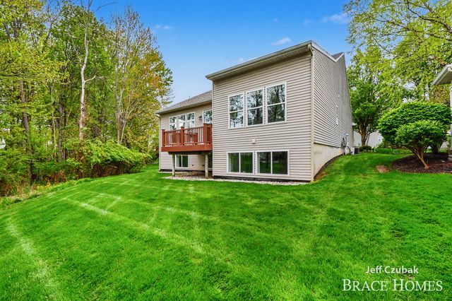 3573 Mill Point Drive Se, City Of Kentwood, MI 49512