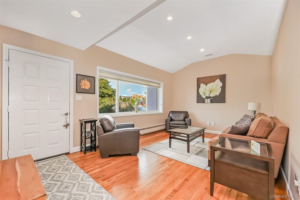 65 Graham Street, Farmingdale, NY 11735 — photo 4
