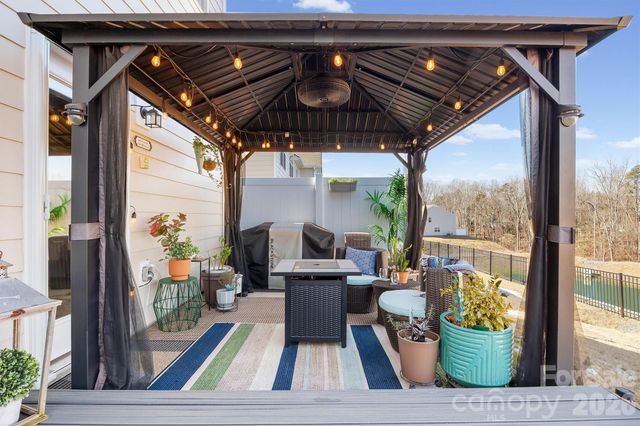 5024 Moss Pine Way, Tega Cay, SC 29708