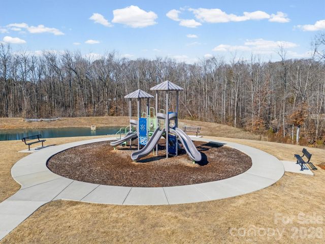 5024 Moss Pine Way, Tega Cay, SC 29708