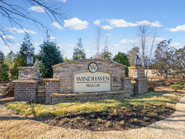 5024 Moss Pine Way, Tega Cay, SC 29708