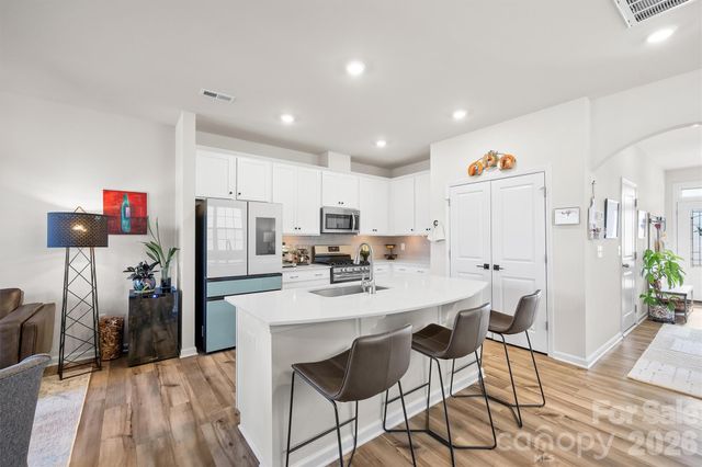 5024 Moss Pine Way, Tega Cay, SC 29708