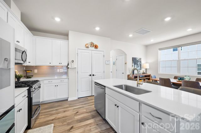 5024 Moss Pine Way, Tega Cay, SC 29708