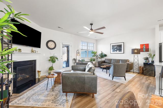 5024 Moss Pine Way, Tega Cay, SC 29708