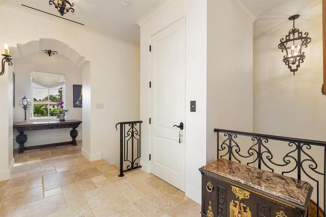 261 Seminole Avenue, Palm Beach, FL 33480