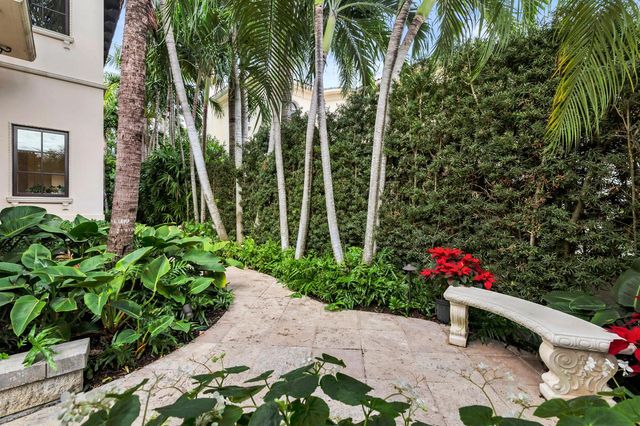 261 Seminole Avenue, Palm Beach, FL 33480