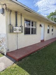 5848 Lincoln Street A-b, Hollywood, FL 33021