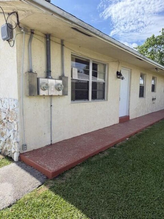5848 Lincoln Street A-b, Hollywood, FL 33021