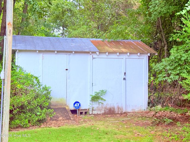 201 Forest Drive, La Grange, NC 28551
