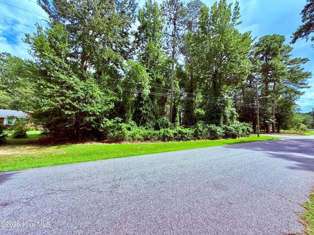 201 Forest Drive, La Grange, NC 28551