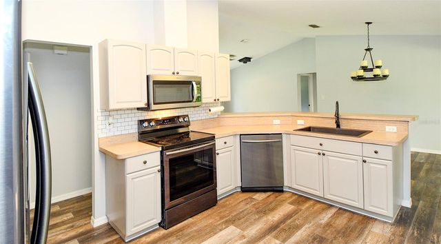 12525 PINE GLEN DRIVE, Leesburg, FL 34788