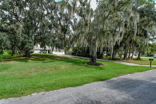 12525 PINE GLEN DRIVE, Leesburg, FL 34788