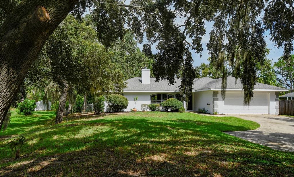 12525 PINE GLEN DRIVE, Leesburg, FL 34788