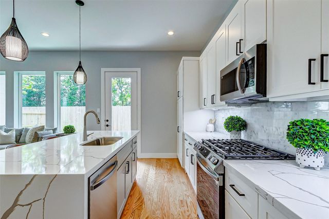 1844 W Tidwell Road, Houston, TX 77091