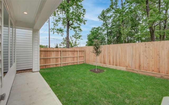 1844 W Tidwell Road, Houston, TX 77091