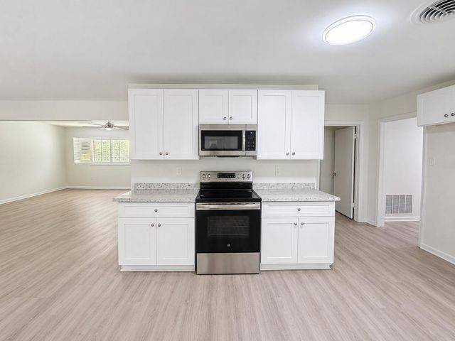 807 W Murrill Street, Baytown, TX 77520