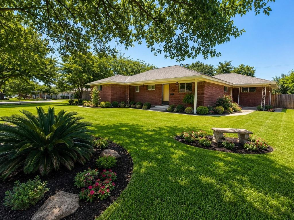 807 W Murrill Street, Baytown, TX 77520