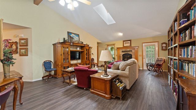 11 Wiltshire Drive, Bella Vista, AR 72714