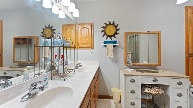 11 Wiltshire Drive, Bella Vista, AR 72714