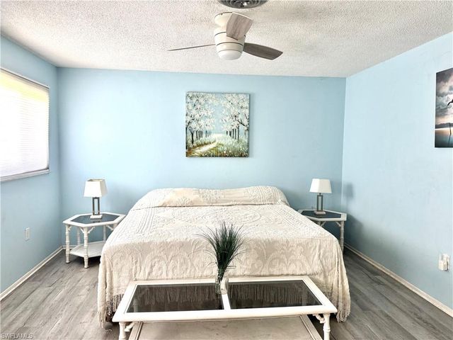 1048 Porpoise RD, Venice, FL 34293