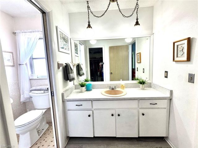 1048 Porpoise RD, Venice, FL 34293