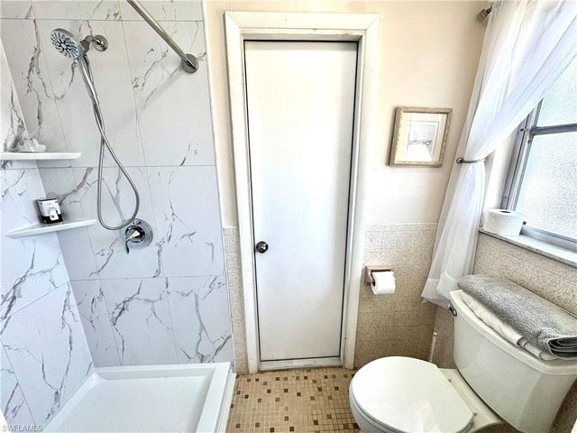 1048 Porpoise RD, Venice, FL 34293