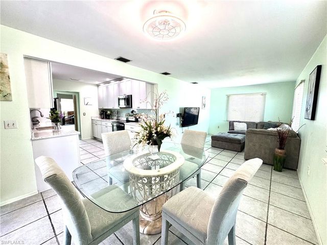 1048 Porpoise RD, Venice, FL 34293