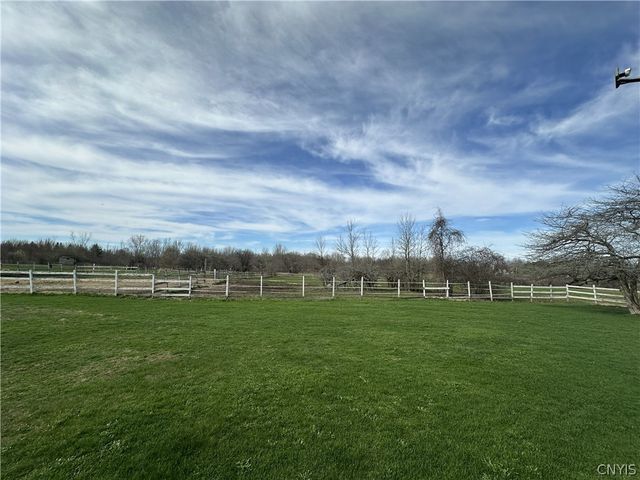 10275 Caughdenoy Road, Clay, NY 13029