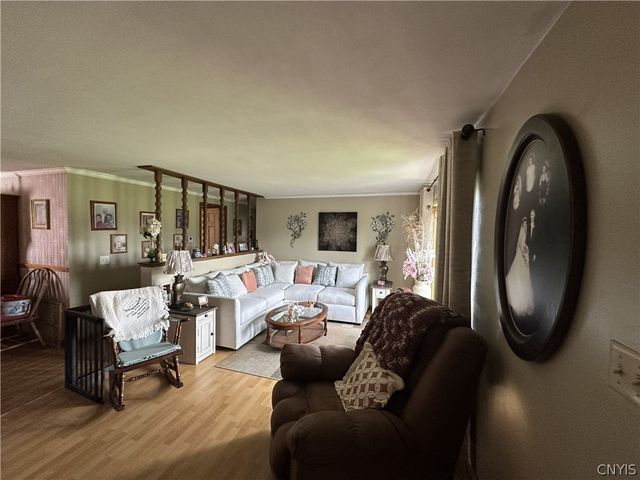 10275 Caughdenoy Road, Clay, NY 13029