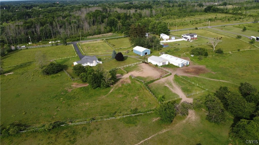 10275 Caughdenoy Road, Clay, NY 13029