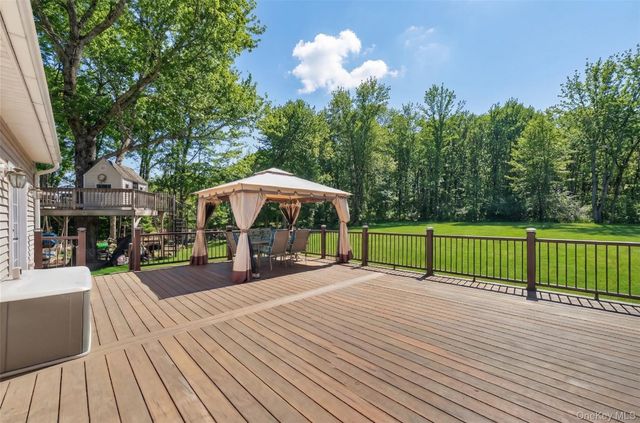 517 Elizabeth Road, Yorktown Heights, NY 10598