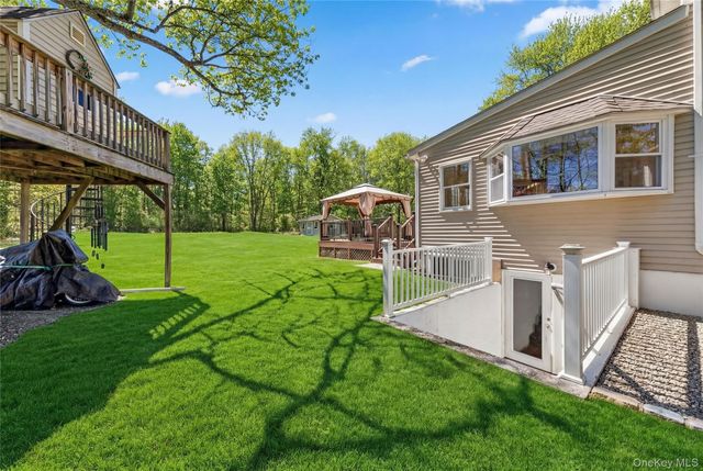 517 Elizabeth Road, Yorktown Heights, NY 10598