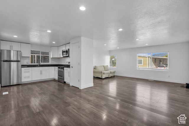 4696 S ASPEN LN, Taylorsville, UT 84123