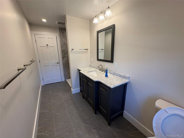 49925 Main Road 2nd Floor, Southold, NY 11971