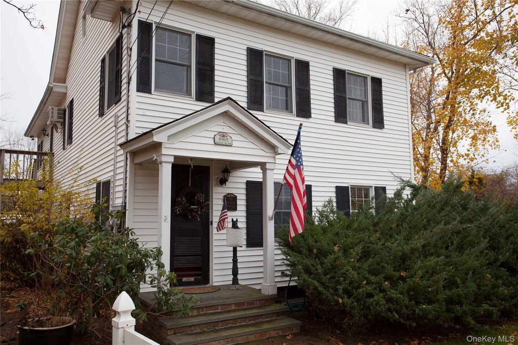 49925 Main Road 2nd Floor, Southold, NY 11971