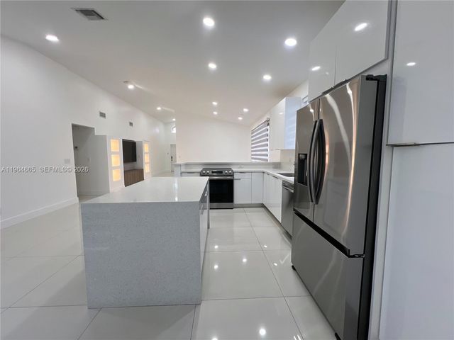 853 NW 131st Ave, Pembroke Pines, FL 33028