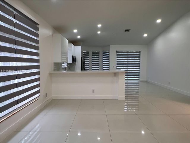 853 NW 131st Ave, Pembroke Pines, FL 33028