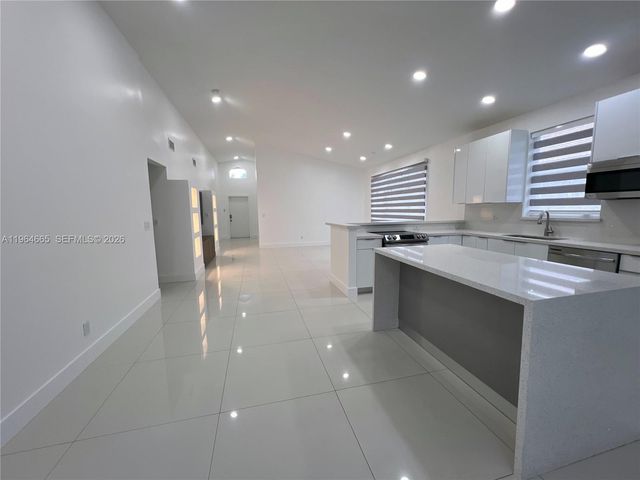 853 NW 131st Ave, Pembroke Pines, FL 33028